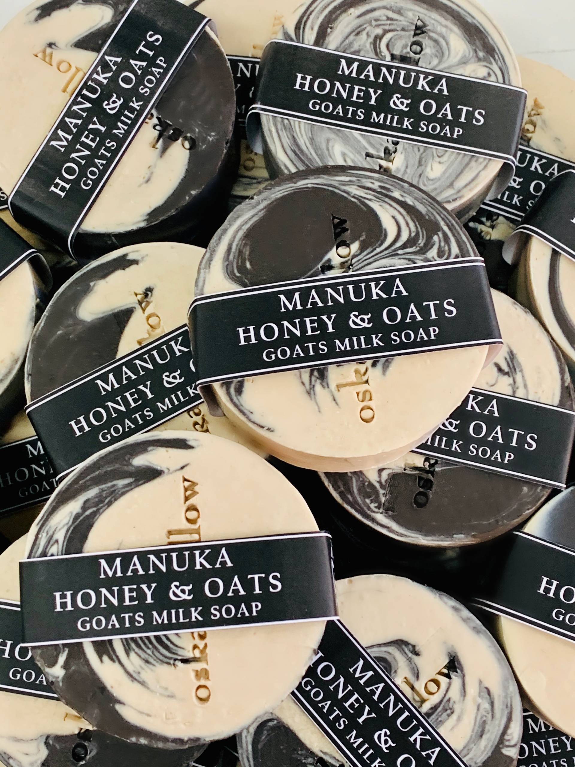 Manuka Honey + Oats - Goats Milk Disc